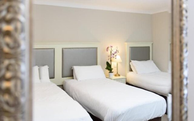 Dooley's Hotel