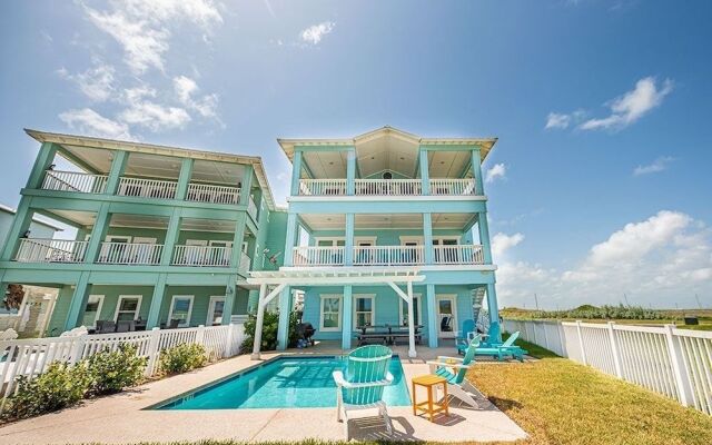 Beach-A-Holic 8121 by RedAwning