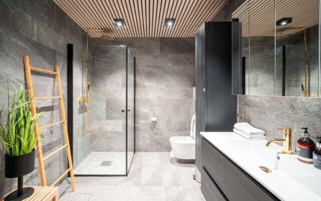 Enter Tromsø Luxury Villa