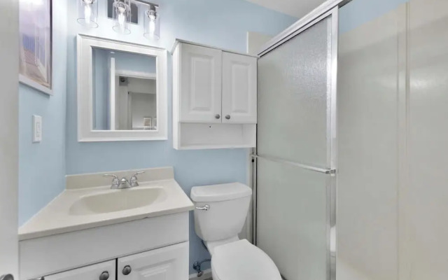 Hilton Head Hangout 2 BDR Resort Condo by Beach!