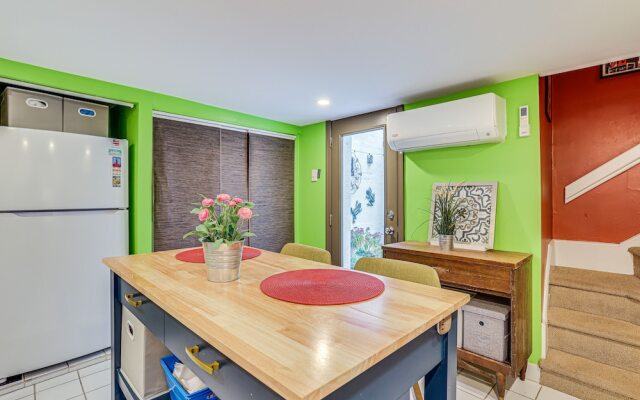 Centrally Located Philadelphia Townhome w/ Patio!