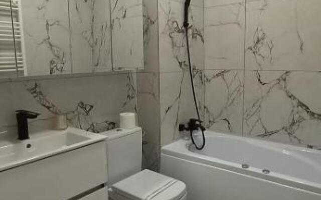 North Pipera apartment w parking & self check in