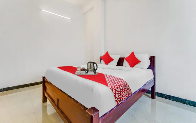 OYO Flagship 703776 Cruze Residency
