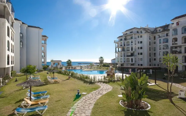 Lovely 2-bed Apartment in Marina de la Duquesa