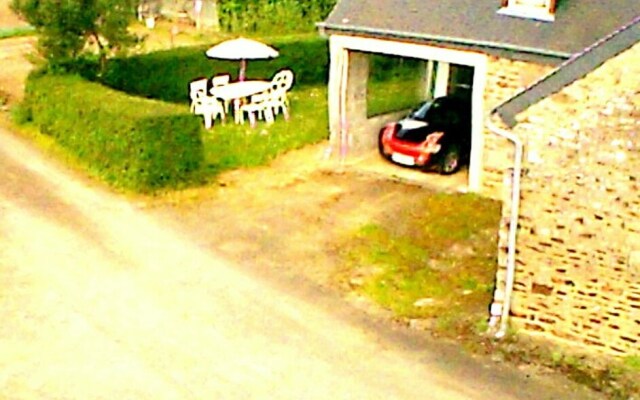 House With 3 Bedrooms in Reffuveille, With Furnished Garden and Wifi