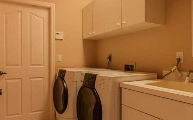 Buccaneer Court Home 1556