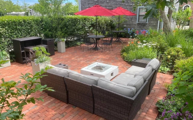 Seven Sea Street Inn