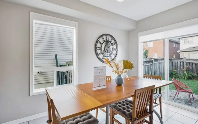Spacious Whitby Haven 3BR Home Parking