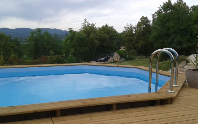 Cozy Villa in Saint-Privat-De-Champclos with Private Pool