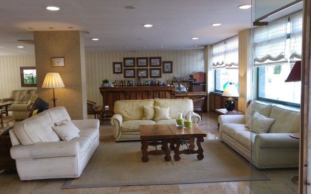 Hotel Ele Puente Romano