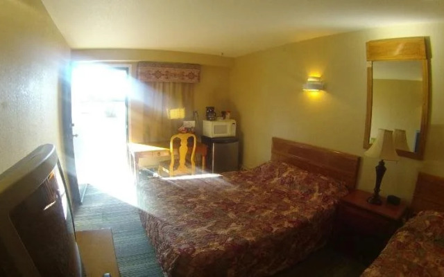 Outpost Motel & Kitchenette Suites