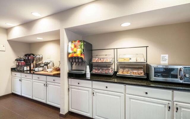 MainStay Suites