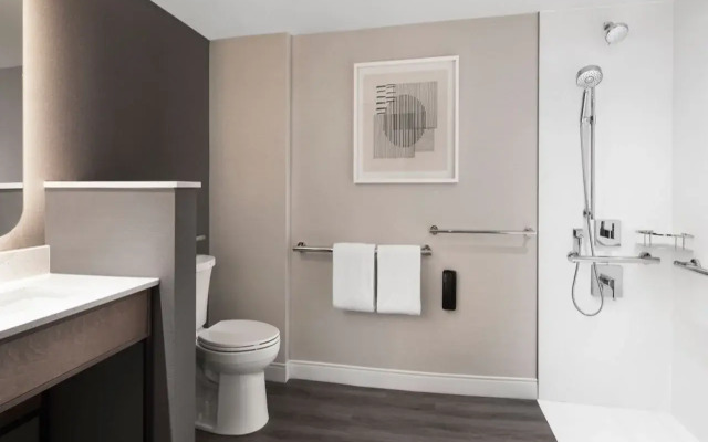 Courtyard by Marriott Montreal Airport