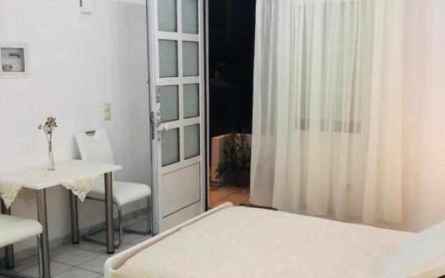 Central Studio 1