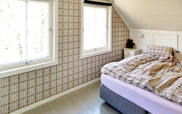 Holiday Home in Høvåg