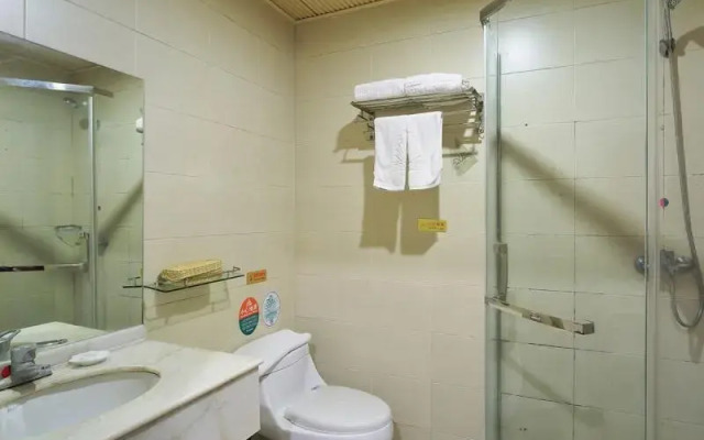 GreenTree Alliance Nanjing HanzhonGMEn Subway Station Hotel