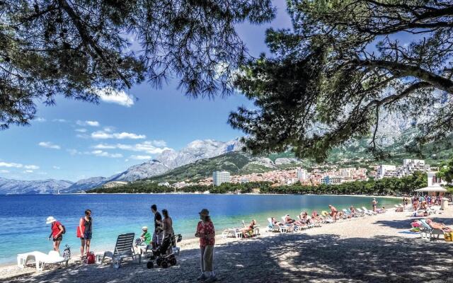 Amazing Apartment in Makarska With 2 Bedrooms and Wifi