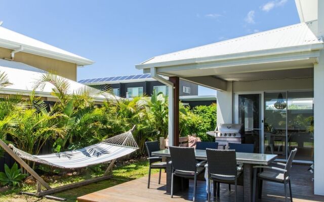 Tropical Oasis By The Ocean
