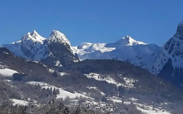 Apartment in Morillon with Mountain Views