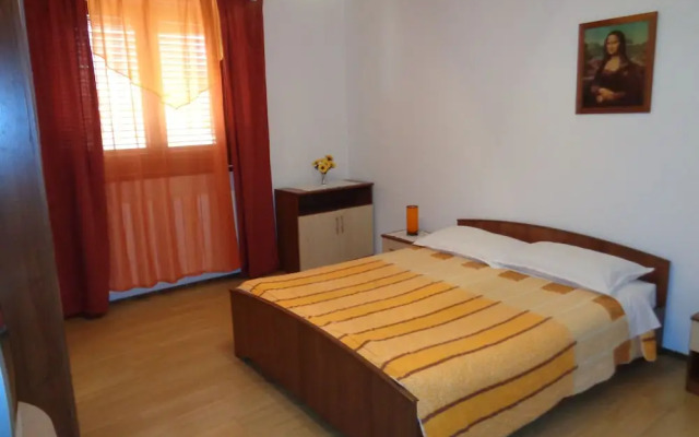 Apartments Ivica - Quiet Street