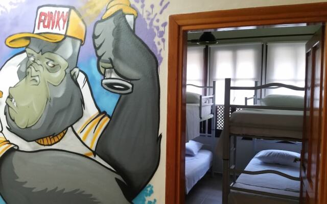 Funky Monkey Hostel & Pub Antalya - Adults Only