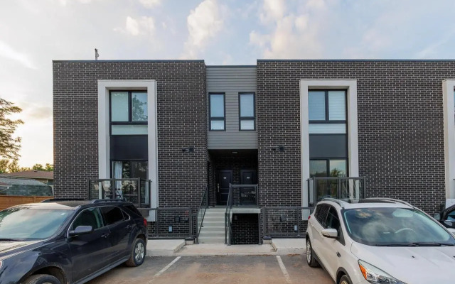 Exquisite 2 Bedroom Apt, mins to the falls.