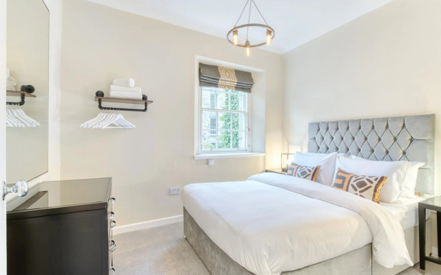 The Gloucester Lane Residence