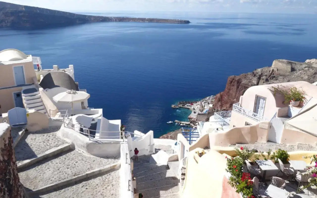 Top Oia