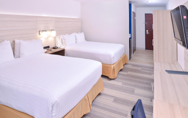 Holiday Inn Express Hotel & Suites San Diego Otay Mesa by IHG