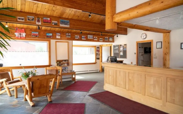 Rocky Mountain Ski Lodge