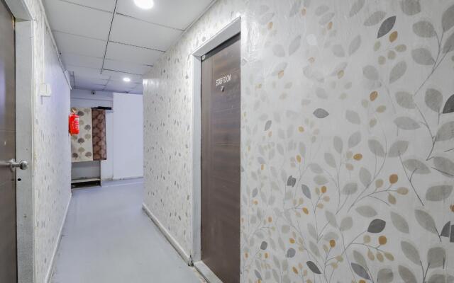 OYO 79236 Hotel Laksh
