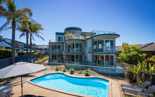 The Palms Apartments