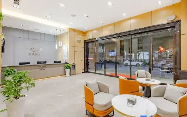 Yayur Hotel