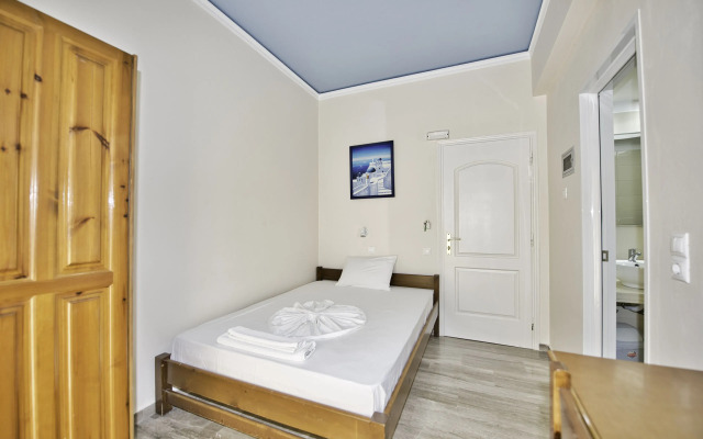 Villa Nikos Karamolegos