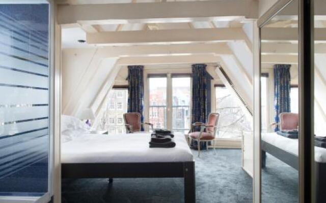 Double Floor Canal Estate