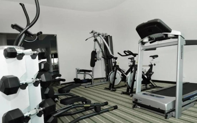 Holiday Villa Hotel & Suites