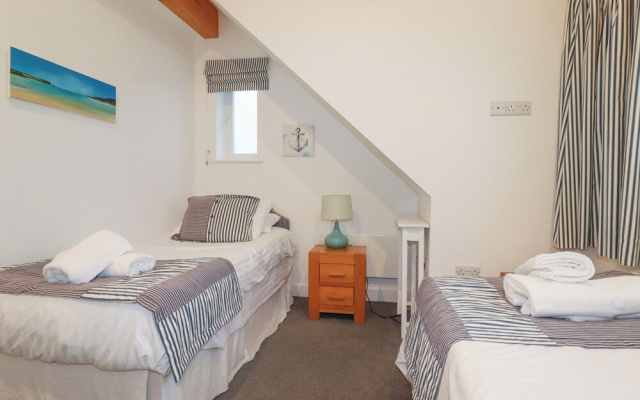 Fistral Palms 2