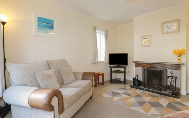 5 Carlyon Road