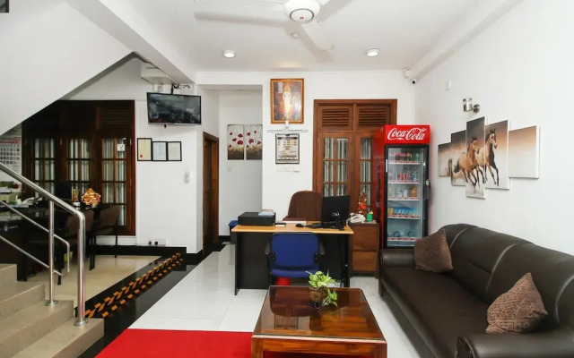 Oyo 473 Victoria Palace Lk