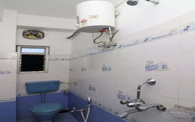 OYO 7359 Hotel Rhino