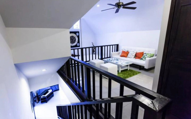 Champagne Villa by Jetta