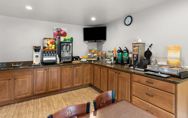 Quality Inn Atlanta Airport - Central