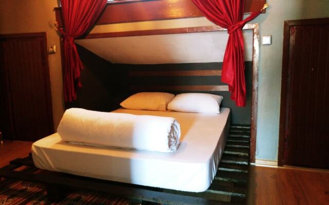 Aden Room