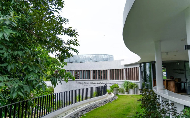 The Coffee City - Healing & Retreats