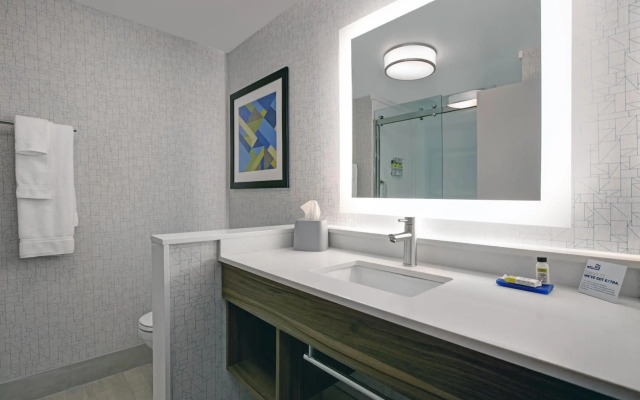 Holiday Inn Express Milwaukee Downtown by IHG