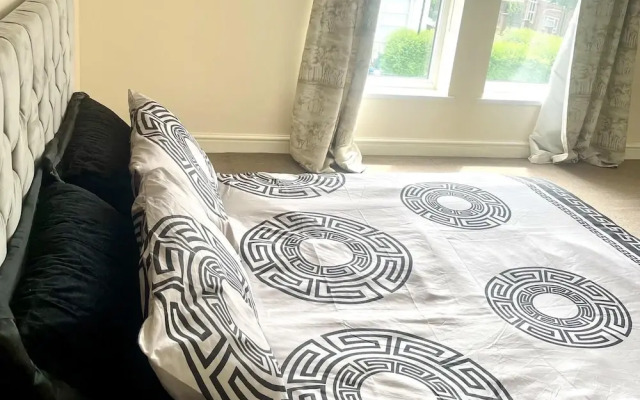 Stylish 1-bed Apt - Sleeps 4 - Parking - Wifi