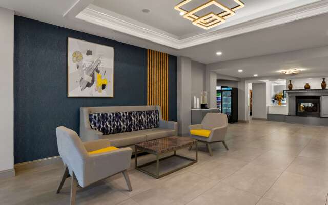 Comfort Inn & Suites Ashland – Richmond North