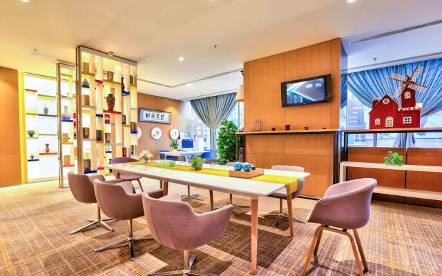 Holiday Inn Express Dalian City Centre, an IHG Hotel
