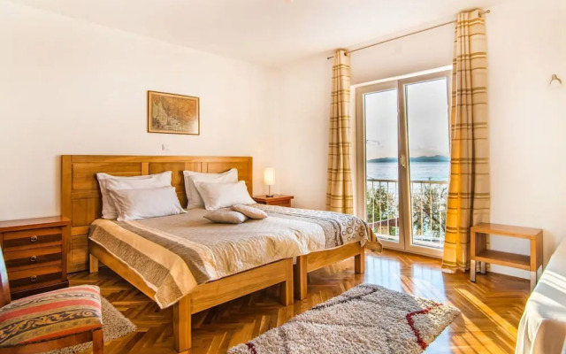 Magnificent Villa in Supetar With Swimming Pool