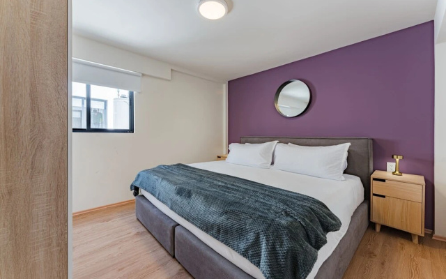Mariano Escobedo Apartments by VH